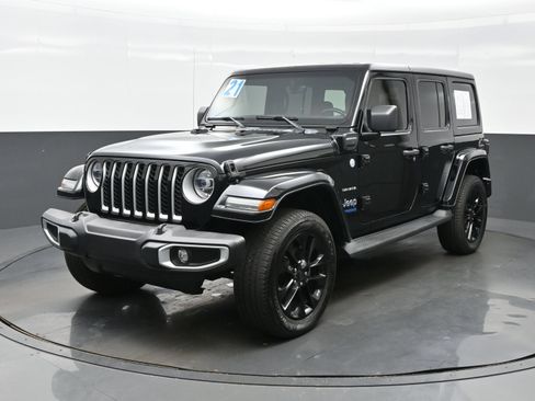 Used 2021 Jeep Wrangler Unlimited Sahara w/ Cold Weather Group AWD/4WD image 2