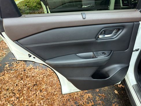 Certified 2023 Nissan Rogue SL w/ SL Premium Package image 31