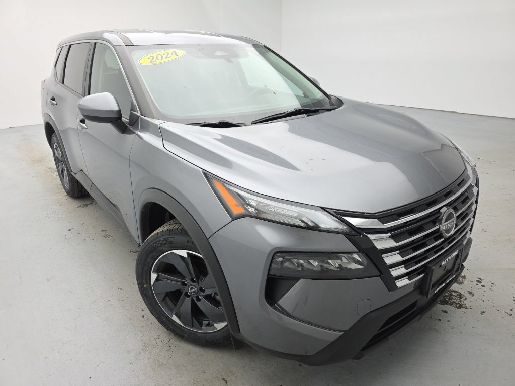 Used 2024 Nissan Rogue SV AWD/4WD image 3