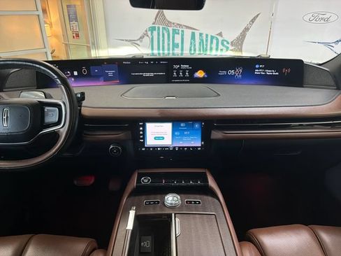 Used 2025 Lincoln Navigator Reserve AWD/4WD image 20