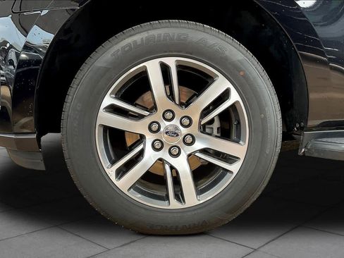 Used 2024 Ford Expedition Max Limited RWD image 12