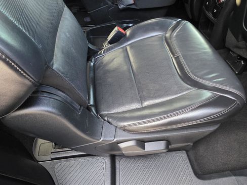 Used 2020 Ford Explorer Platinum w/ Premium Technology Package image 29