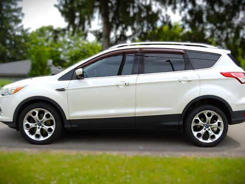 Used 2013 Ford Escape Titanium w/ Parking Technology Pkg AWD/4WD image 8
