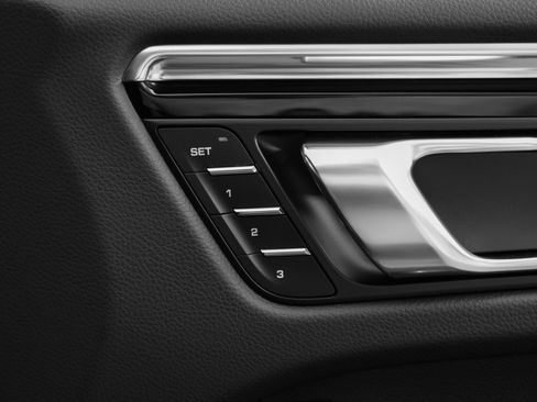 Certified 2025 Porsche Macan image 19