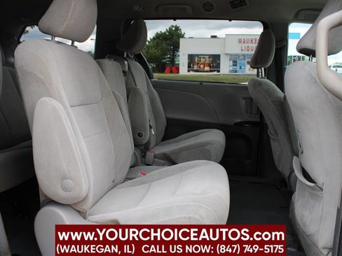 Used 2018 Toyota Sienna LE image 16