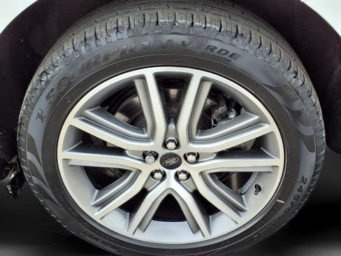 Used 2023 Ford Edge Titanium w/ Class II Trailer Tow Package AWD/4WD image 8