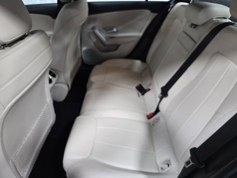 Used 2020 Mercedes-Benz A 220 A 220 image 33