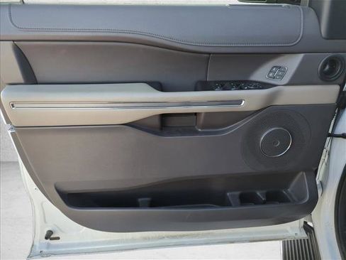 Used 2021 Ford Expedition XLT image 7