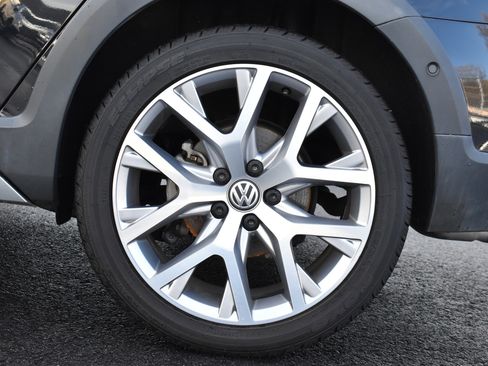 Used 2019 Volkswagen Golf Alltrack SE image 28