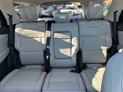 New 2026 Ford Explorer Active image 18