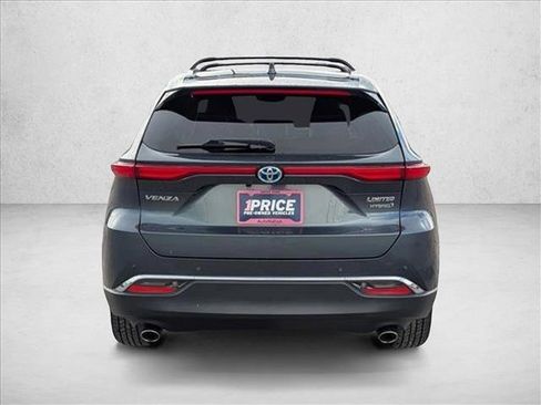 Used 2021 Toyota Venza Limited image 6