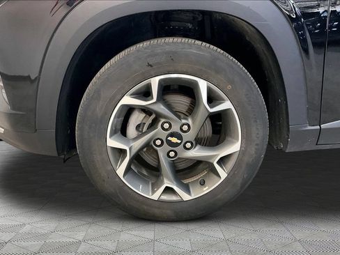 Used 2024 Chevrolet Trax LT w/ Driver Confidence Package FWD image 30