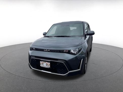 Used 2025 Kia Soul LX w/ LX Technology Package FWD image 7