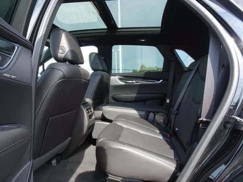 Used 2021 Cadillac XT5 Premium Luxury AWD/4WD image 16