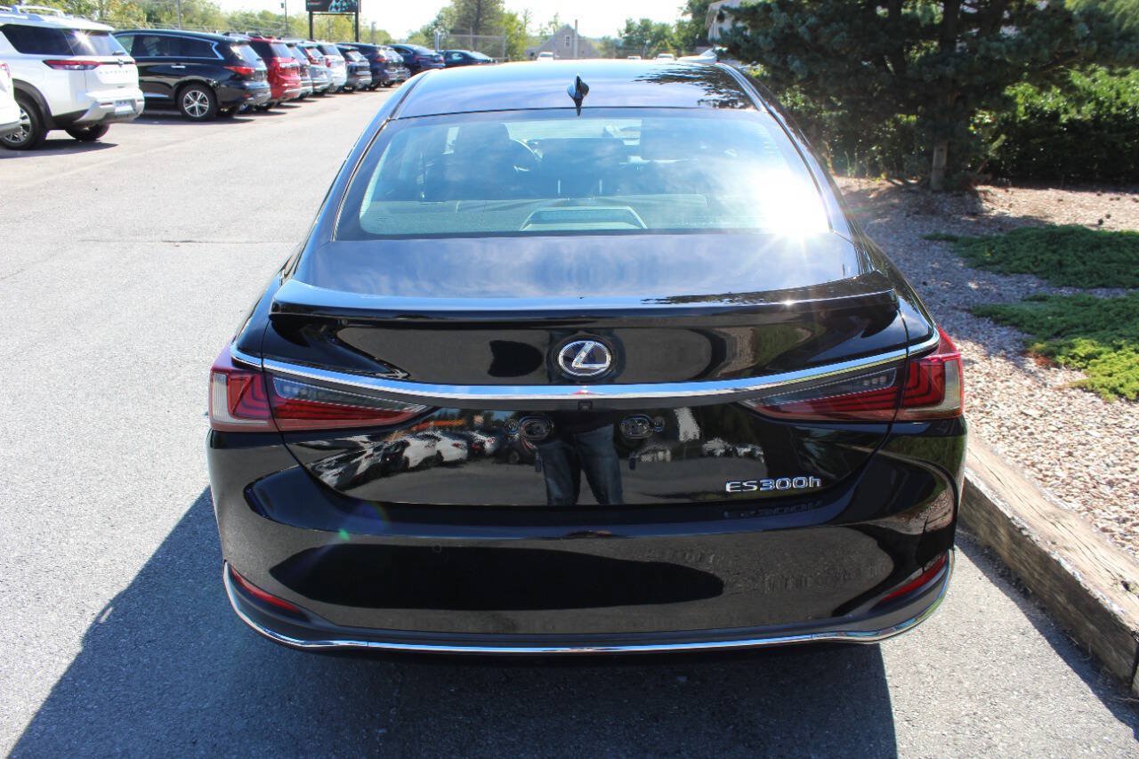 Used 2020 Lexus ES 300h w/ Accessory Package 2 FWD image 7