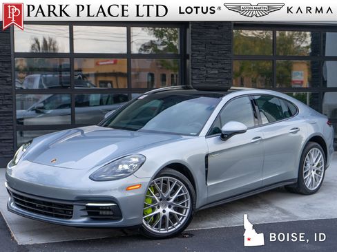 Used 2018 Porsche Panamera 4 image 1