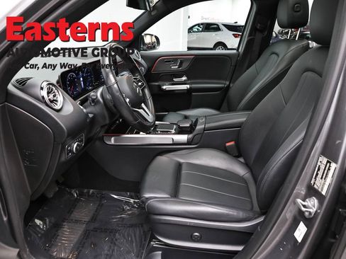 Used 2021 Mercedes-Benz GLB 250 4MATIC w/ Premium Package image 14