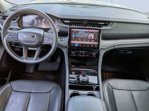 Certified 2023 Jeep Grand Cherokee Limited w/ Luxury Tech Group II AWD/4WD image 14