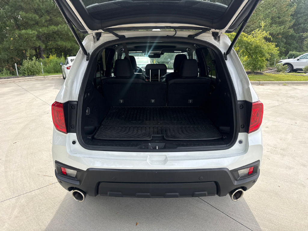 Certified 2025 Honda Passport EX-L image 33