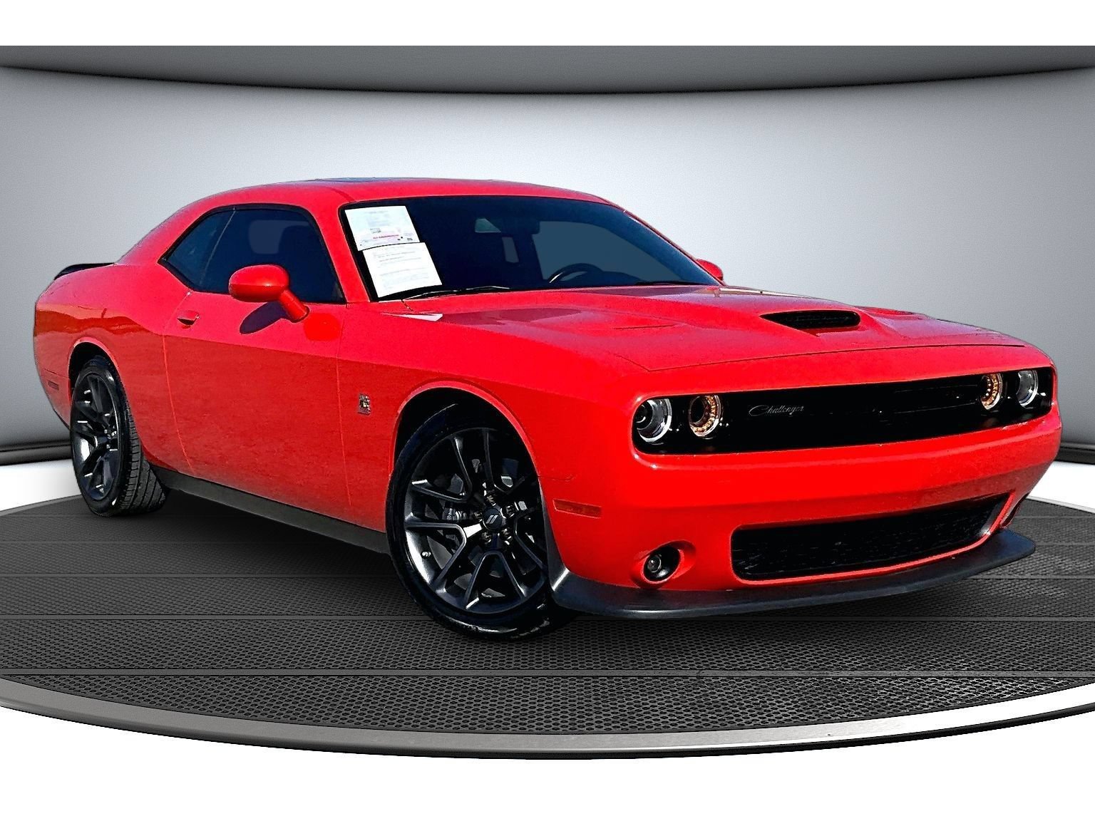 Used 2021 Dodge Challenger R/T Scat Pack w/ Driver Convenience Group RWD image 2
