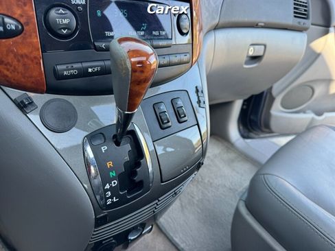Used 2009 Toyota Sienna XLE Limited image 29