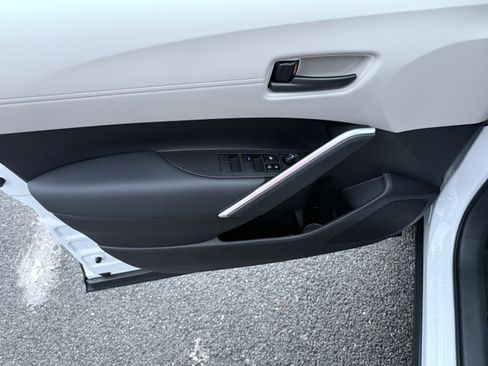 Used 2022 Toyota Corolla Cross L image 22