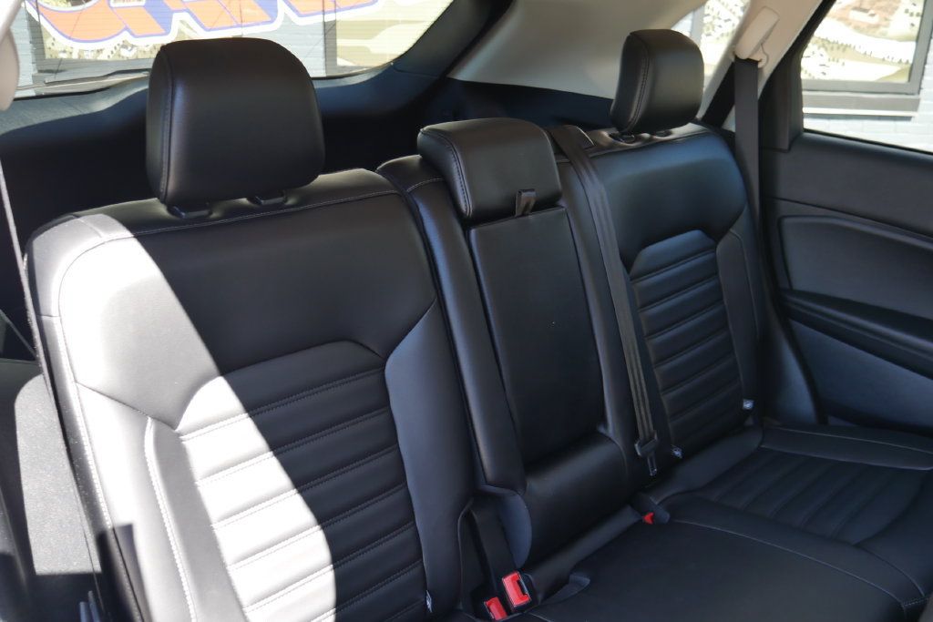 Used 2020 Ford Edge SEL w/ Convenience Package AWD/4WD image 12