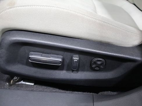 Used 2018 Honda Accord EX image 12
