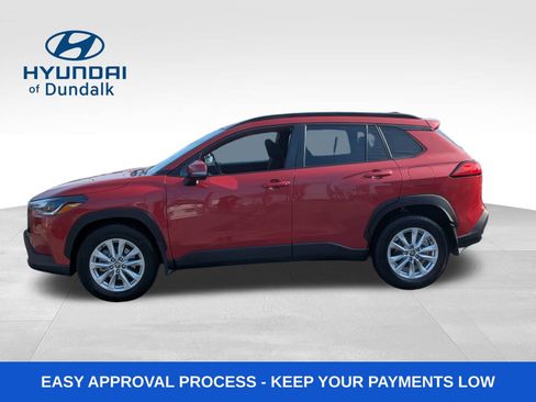 Used 2024 Toyota Corolla Cross LE image 2