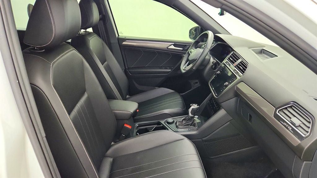 Used 2024 Volkswagen Tiguan SE R-Line AWD/4WD image 24