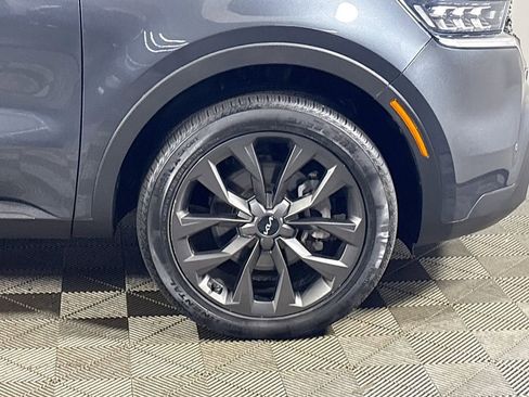Used 2023 Kia Sorento SX Prestige image 24