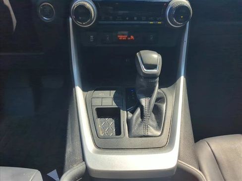 Used 2019 Toyota RAV4 XLE Premium w/ Cold Weather Package FWD image 16
