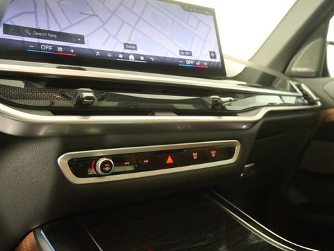 Used 2025 BMW X5 xDrive40i w/ M Sport Package image 23