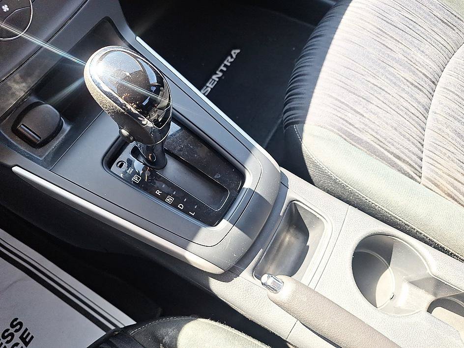 Used 2019 Nissan Sentra SV FWD image 18