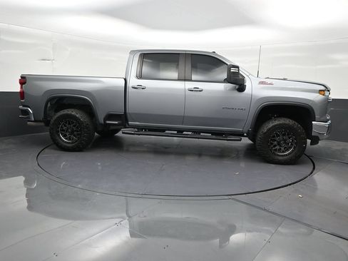 Used 2025 Chevrolet Silverado 2500 LT AWD/4WD image 7
