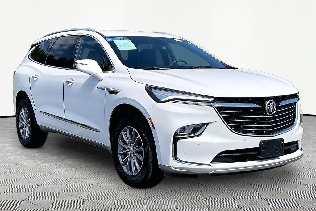 Used 2023 Buick Enclave Essence FWD image 3