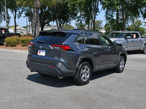 Certified 2024 Toyota RAV4 LE AWD/4WD image 4