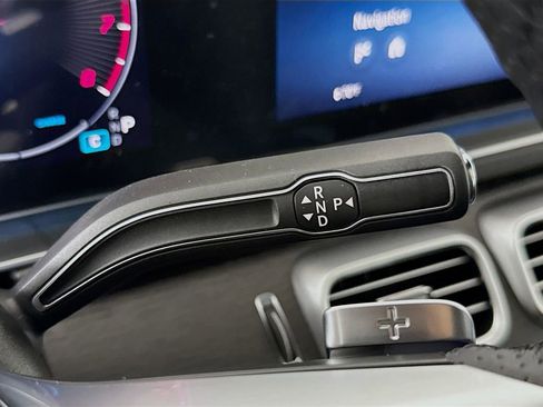 Used 2026 Mercedes-Benz GLS 450 4MATIC image 17