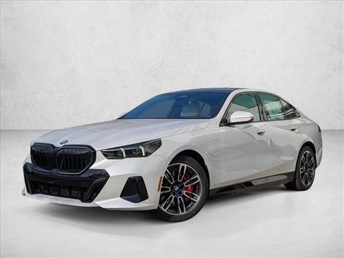 New 2026 BMW 550e xDrive w/ Premium Package image 1