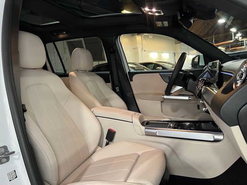 Certified 2025 Mercedes-Benz GLB 250 4MATIC image 12