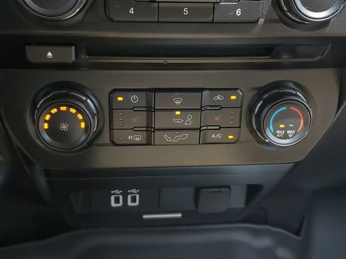 Used 2017 Ford F150 XLT w/ Equipment Group 302A Luxury AWD/4WD image 38