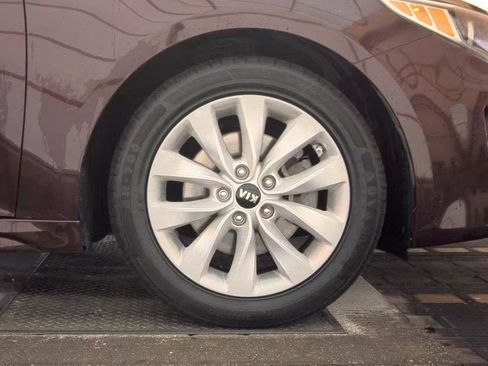 Used 2017 Kia Optima EX image 9