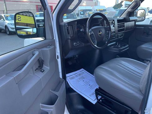 Used 2022 Chevrolet Express 3500 w/ Driver Convenience Package image 14