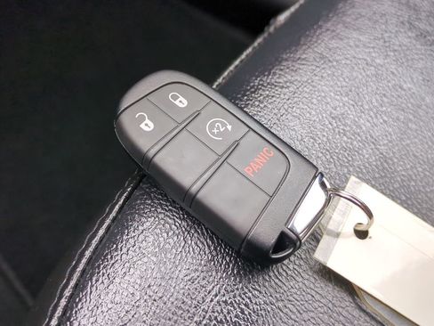 Used 2020 Jeep Compass Limited image 37