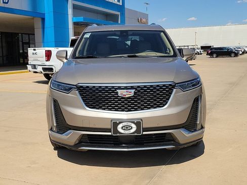 Used 2022 Cadillac XT6 Premium Luxury w/ Platinum Package AWD/4WD image 8