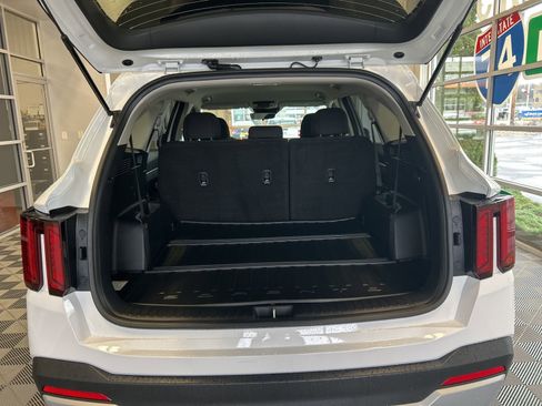 New 2026 Kia Sorento LX image 9