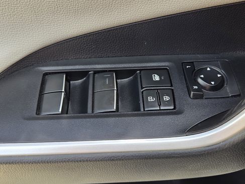 Used 2020 Toyota RAV4 Limited FWD image 15