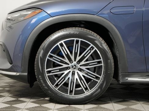 Certified 2023 Mercedes-Benz EQS 450+ 4MATIC SUV w/ Acoustic Comfort Package image 10