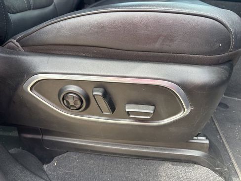 Used 2023 Jeep Wagoneer Series III w/ Preferred Equipment Group image 30