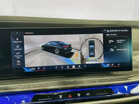 Used 2025 BMW 740i xDrive AWD/4WD image 37